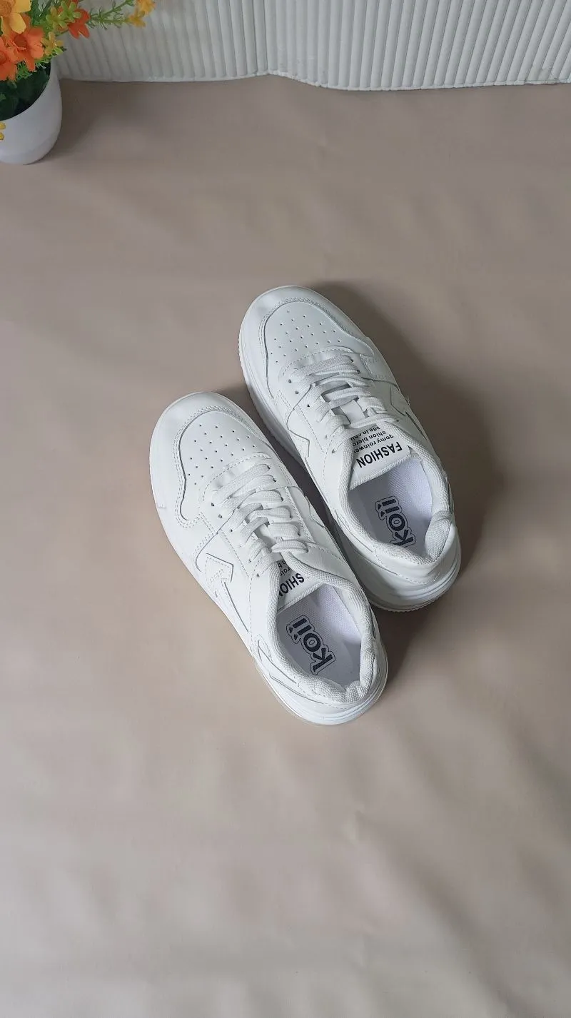 Sepatu wanita sneaker wanita  photo 1