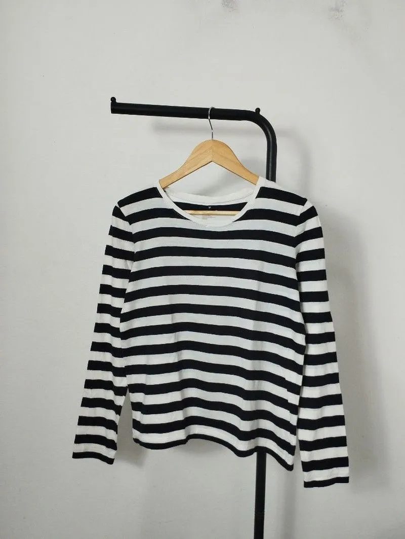 Kaos cewek Muji size M photo 1