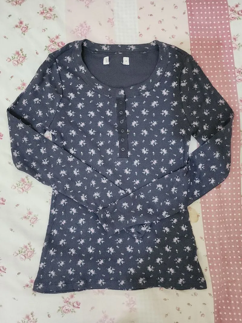 [LUCKYBRAND] Henley Longsleeve Floral Grey Pink Fit Body Top photo 1