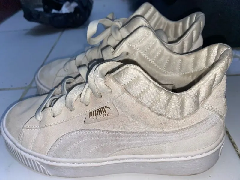 sepatu puma platform suede cream sz 37(38 bisa tp pas)