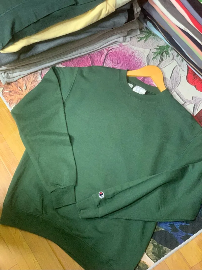 crewneck champion size M tanpa jahitan samping photo 1