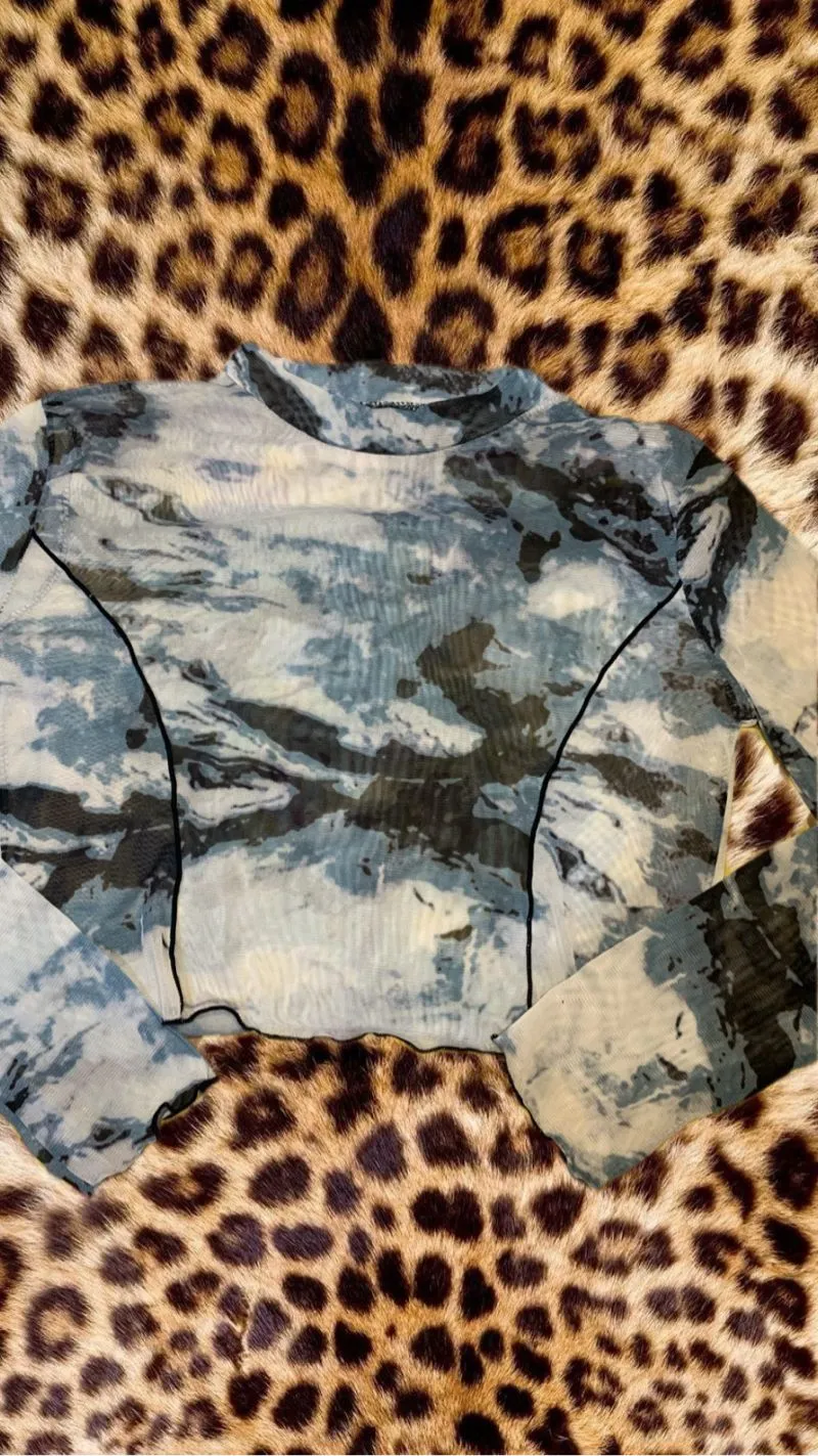 crop top photo 1