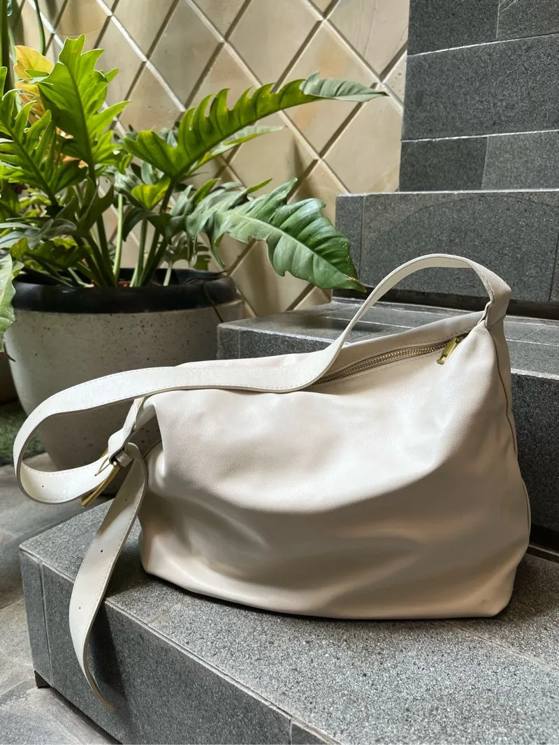 tas white & brown photo 1