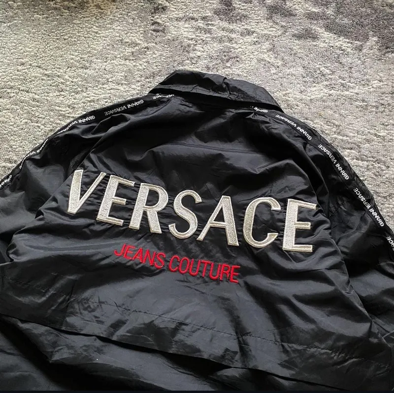 Versace Vintage Y2K Windbreaker Pria black - Preloved