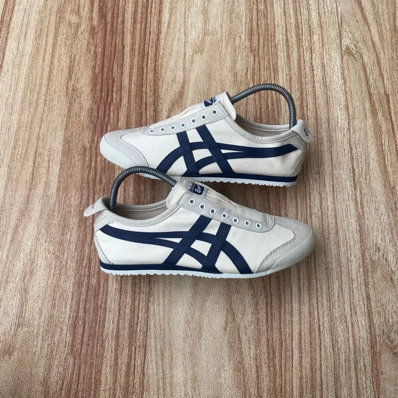 Onitsuka Tiger Slip On photo 1