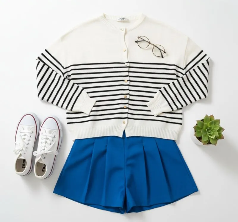Cardigan Salur Kancing Gold Wanita photo 1