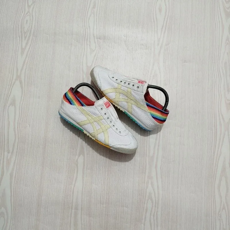 Onitsuka tiger slip on photo 1