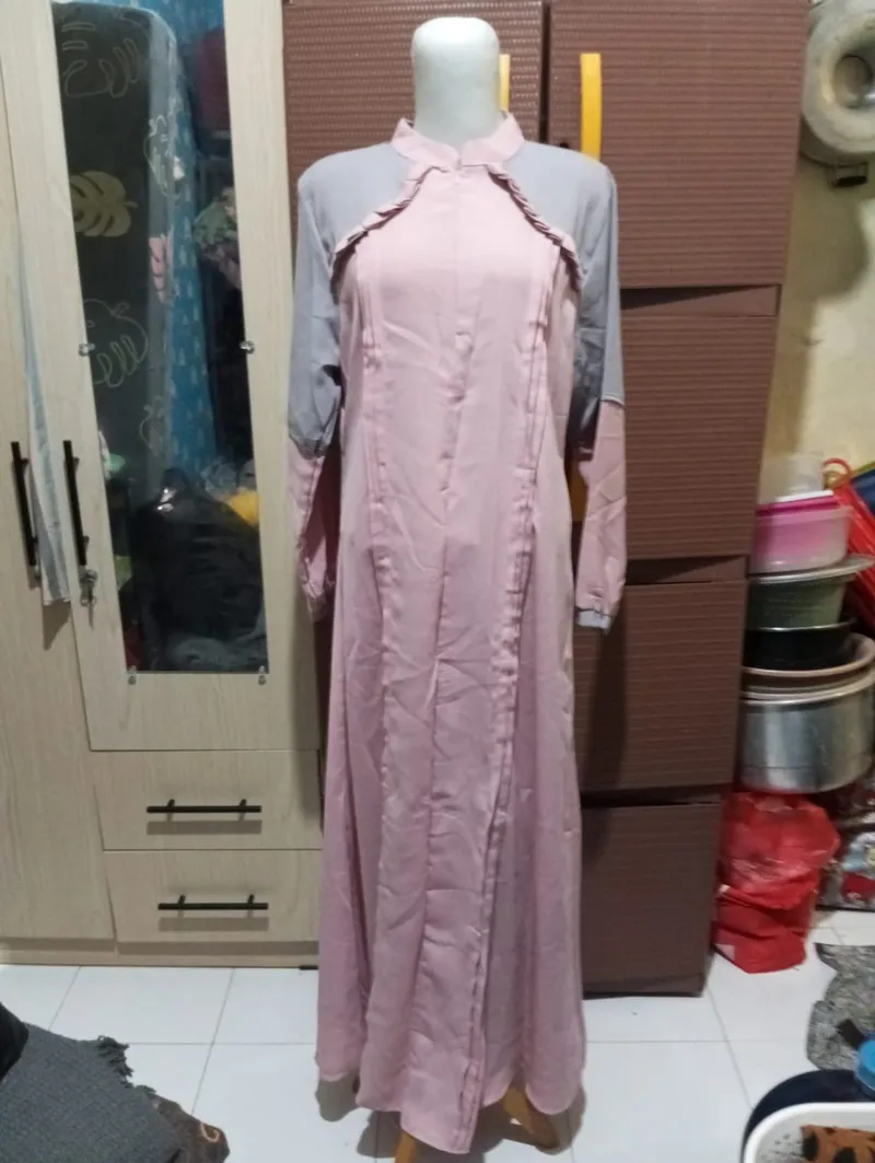 Vintage Wanita pink gray photo 1
