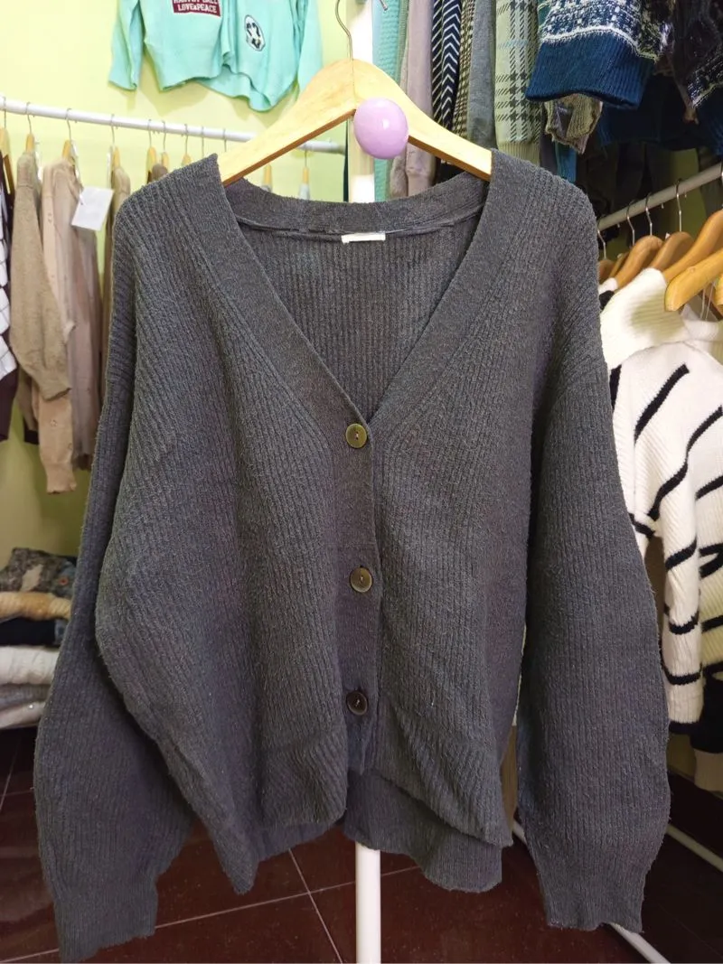 cardigan GU hitam lengan balon gembul oversize photo 1