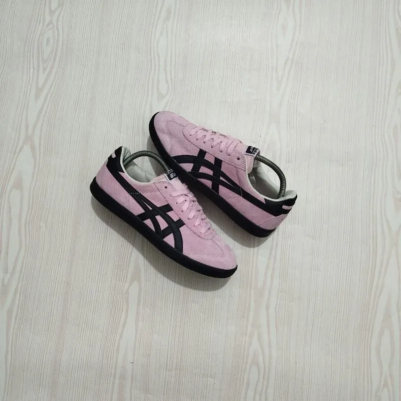 Onitsuka tokuten blackpink photo 1