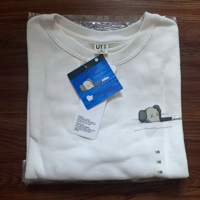Sweater Uniqlo x Kaws Kids Crewneck White - Rare Original photo 1