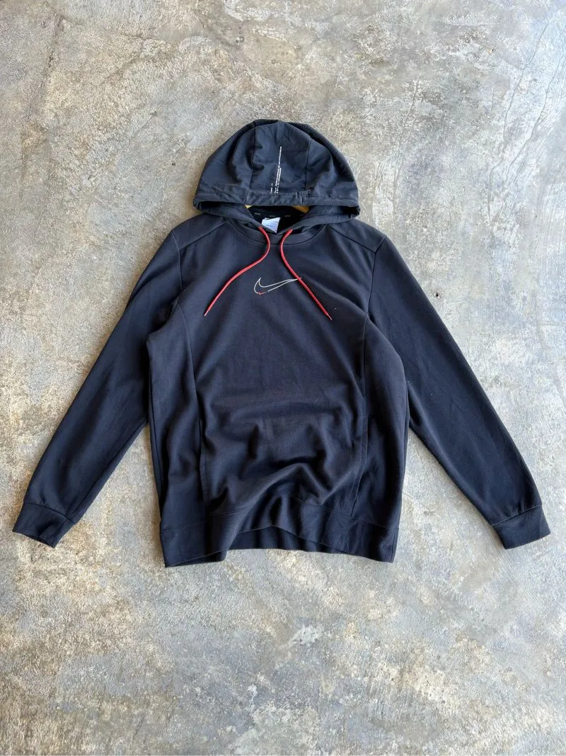 NIKE SENTER photo 1