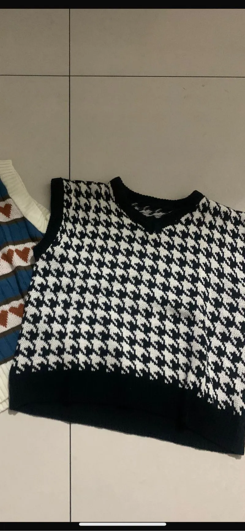 Vest hitam putih photo 1