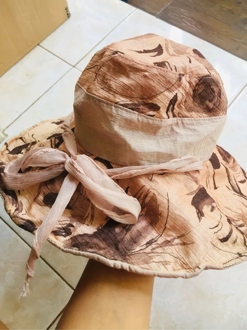 Topi pantai  photo 1