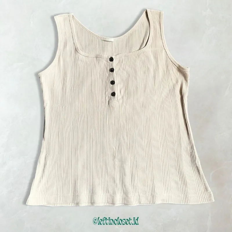 SLEEVELESS photo 1