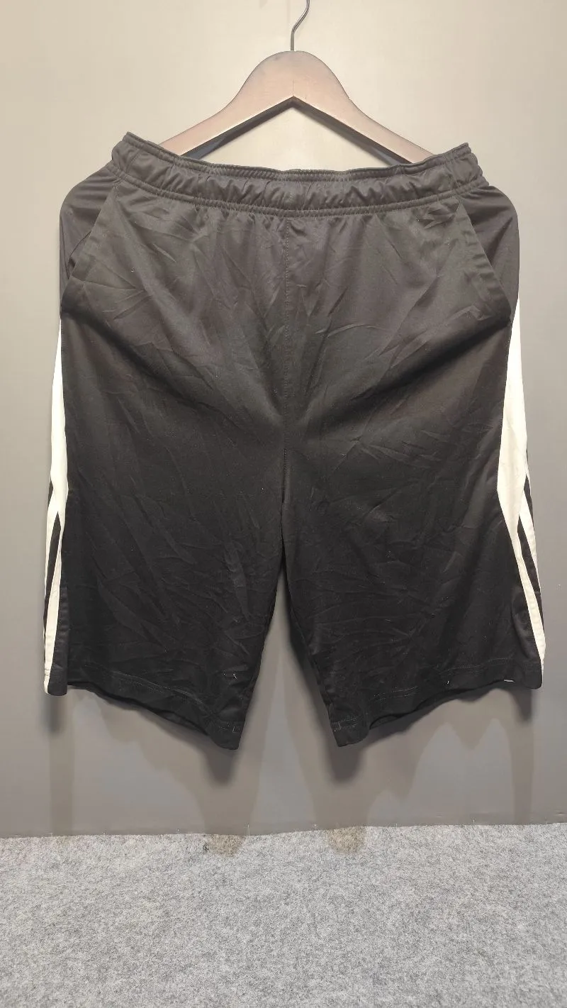Celana pendek olahraga Adidas hitam putih original utk pria photo 1