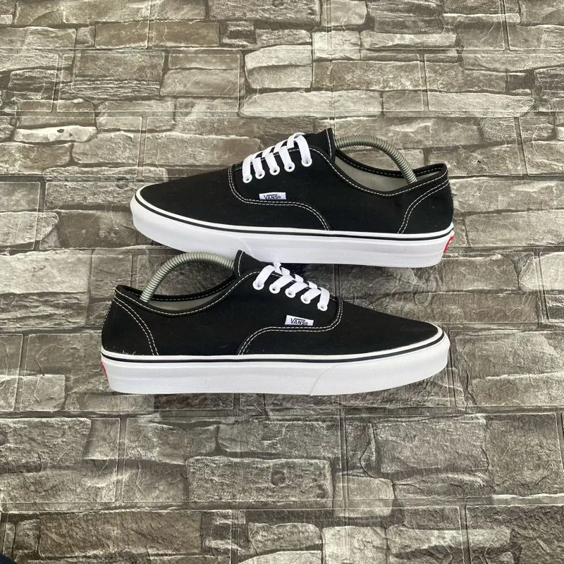 Vans Authentic Black photo 1