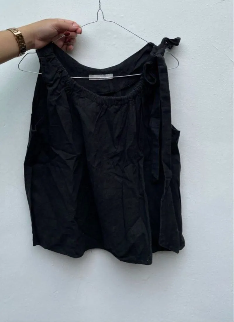Tanktop Ordinary Korea Pita Sleeveless tie straps in black photo 1