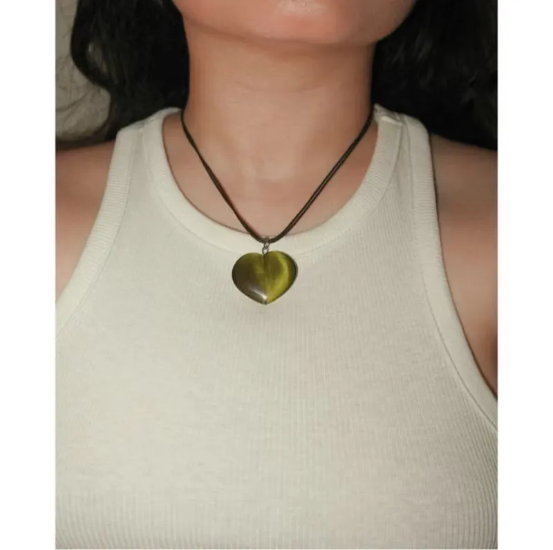 Cat-eye heart pendant necklace photo 1