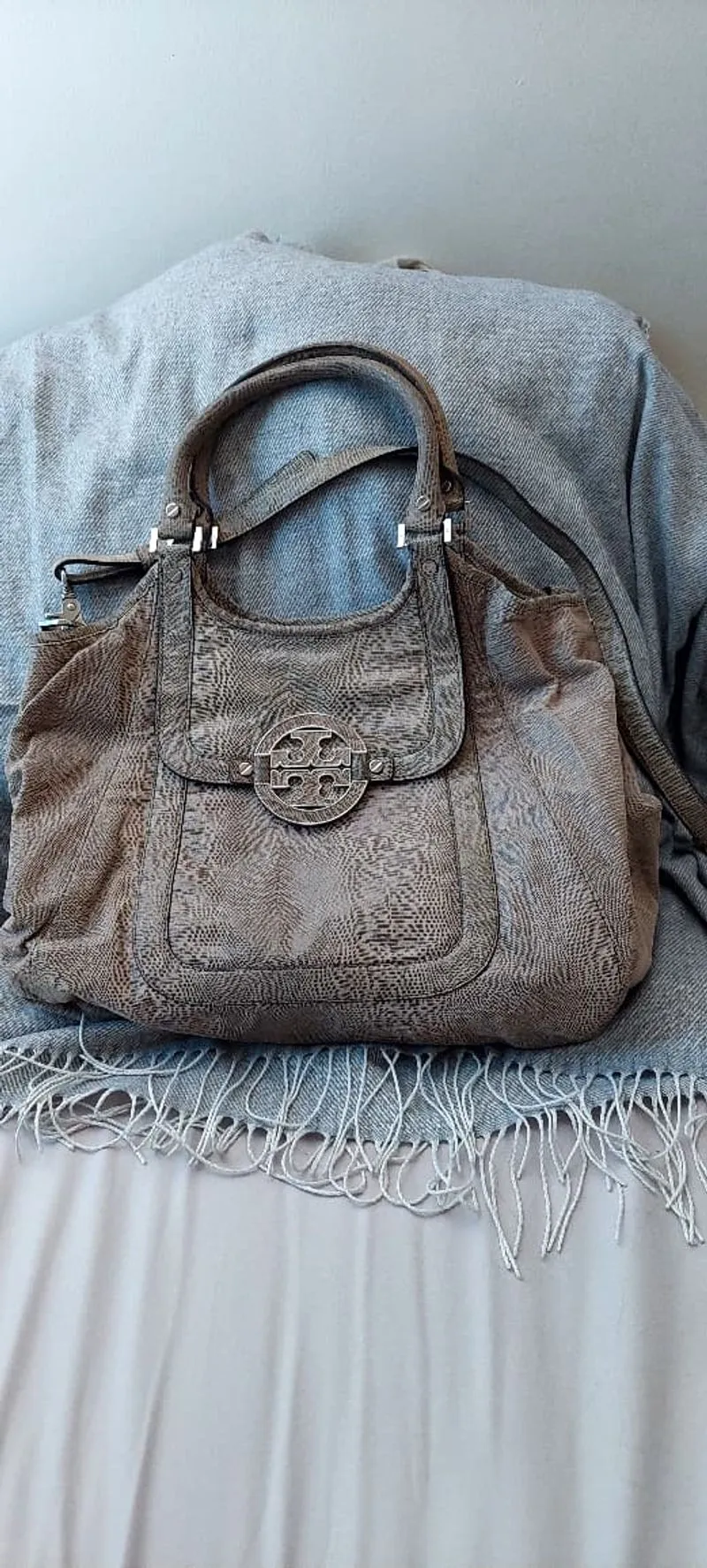 Tory Burch  Amanda Hobo Bag Grain Taupe Preloved !! photo 1