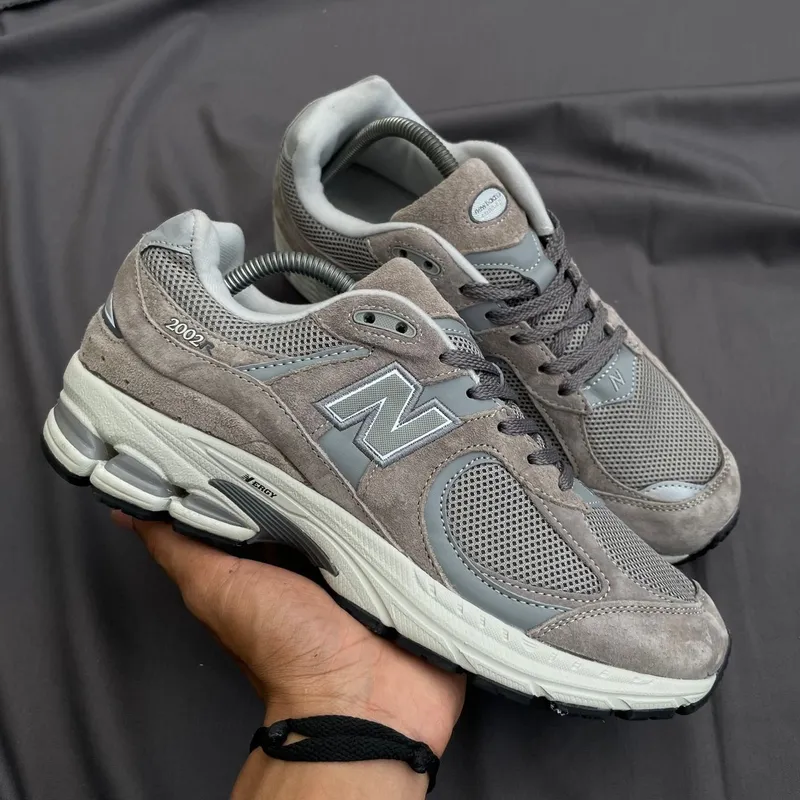 New Balance Gorpcore Casual Sneakers Pria black gray photo 1