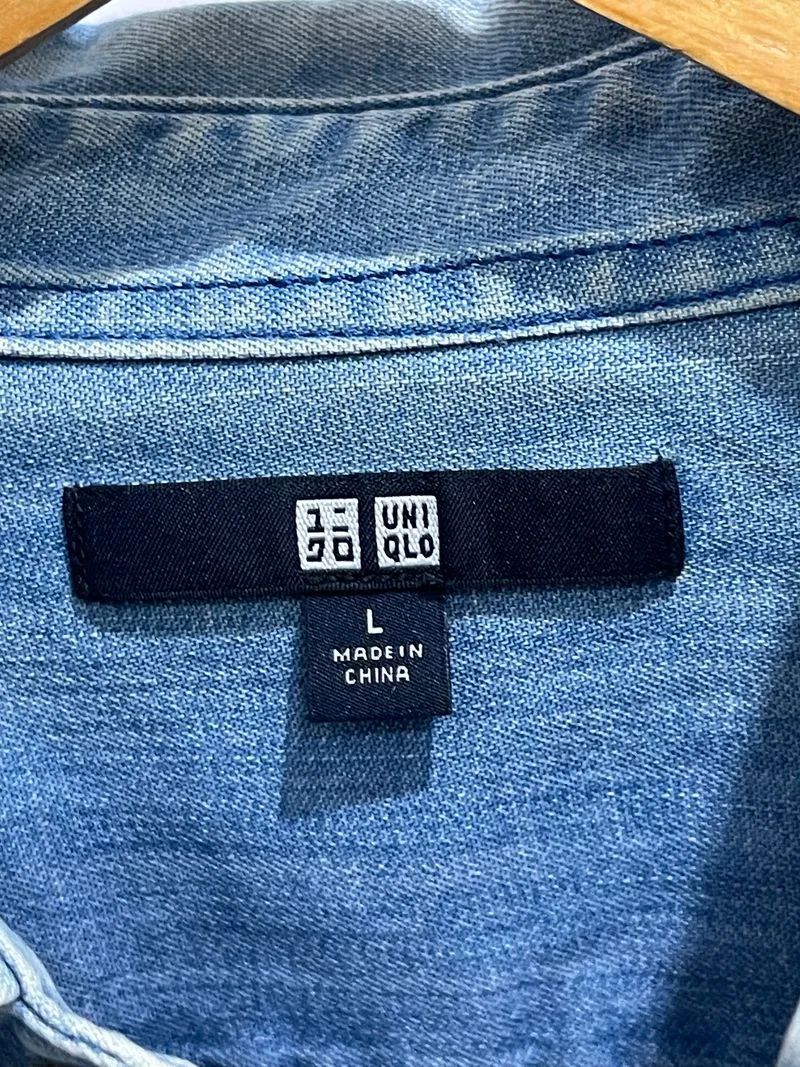 Kemeja denim uniqlo blue wash original 100% size L