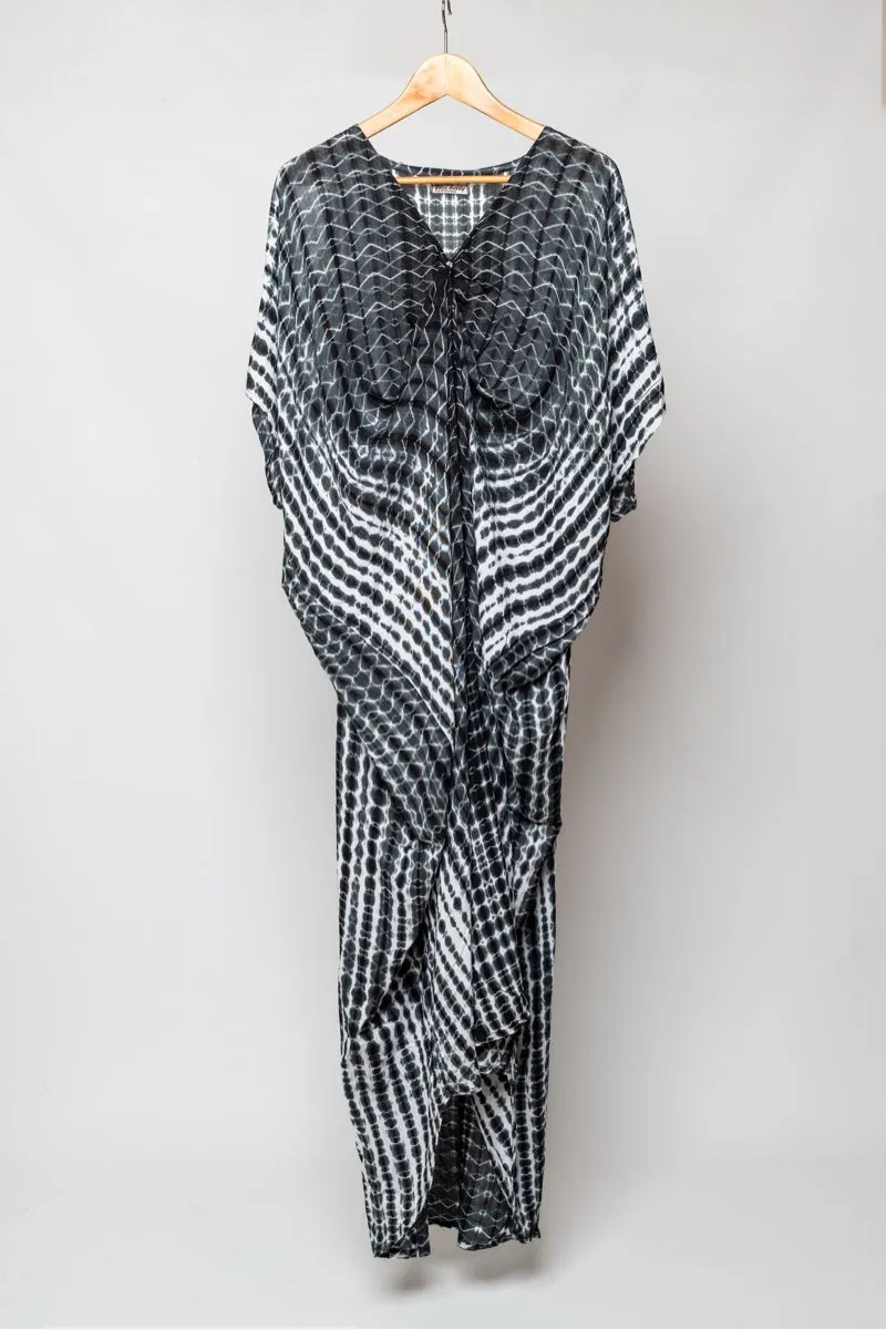 Batik Kaftan bali Hitam Putih  photo 1