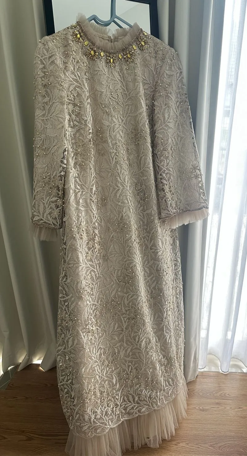 Dress by Sasha Effendi photo 1