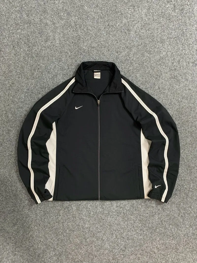 Nike FIT DRY Spell Out Windbreaker photo 1