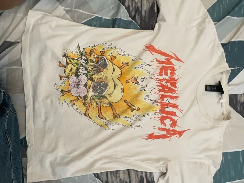 T-Shirt Metallica Putih Tag H&M Size L photo 1