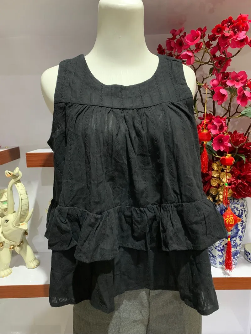 Simple Sleeveless Top photo 1