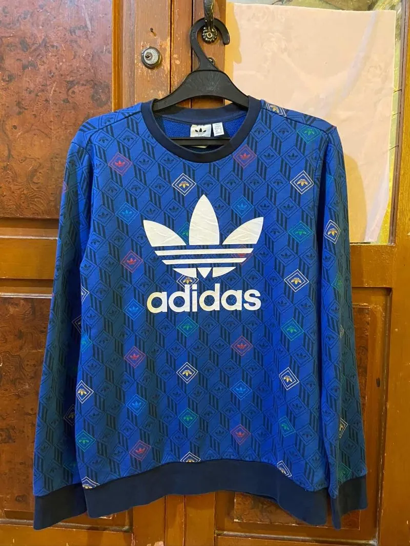 Adidas crewneck fullprint photo 1