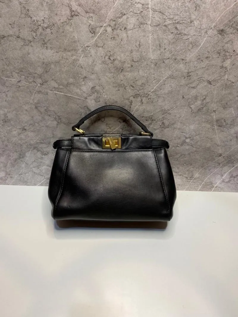 Fendi Casual Handbag Wanita black photo 1