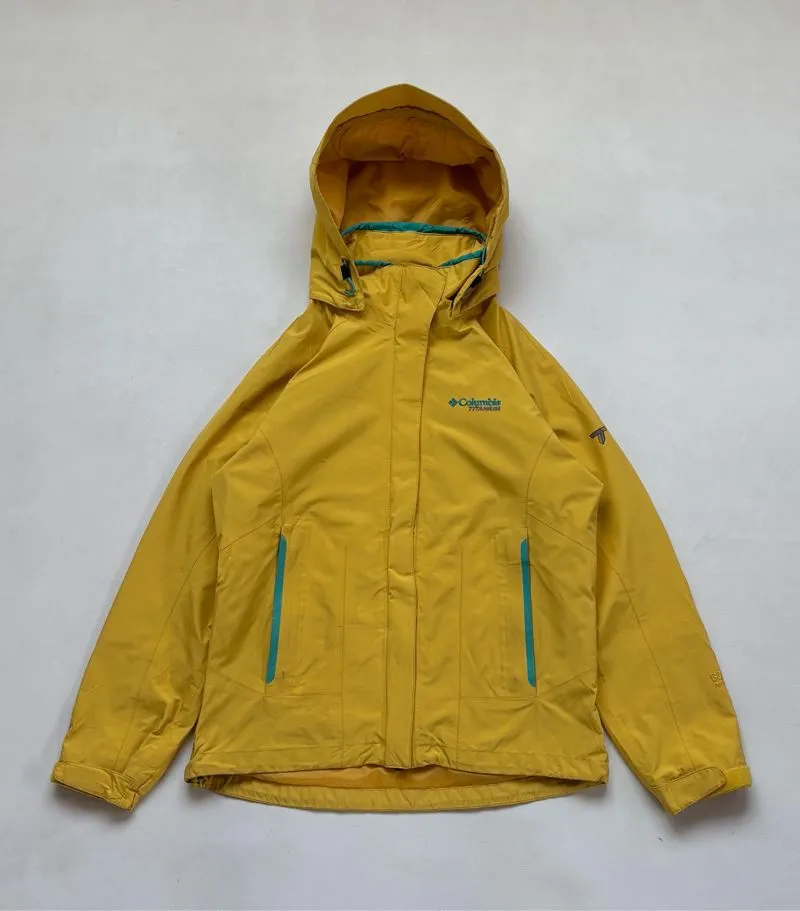 Columbia Outdoor Gorpcore photo 1