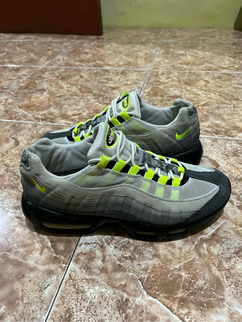 Nike Airmax 95 Neon Size 42,5 (27cm) ORIGINAL