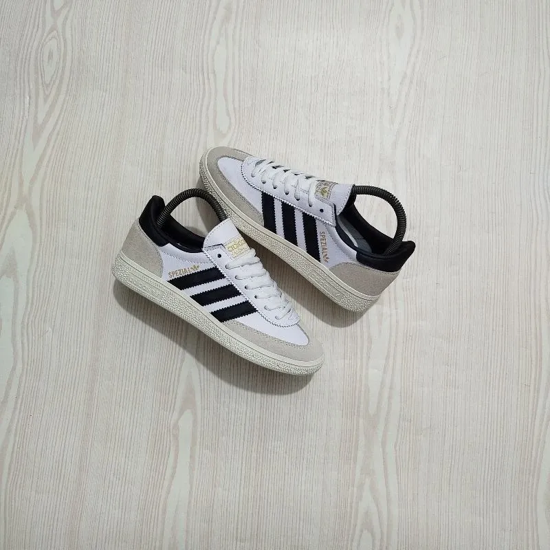 Adidas spezial black white photo 1