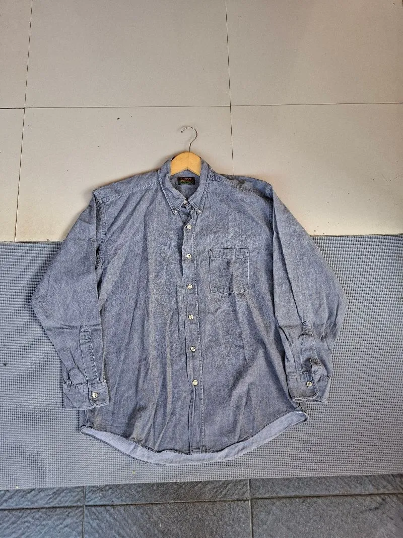 KEMEJA DENIM CLEVE MADE IN USA
LD:126Cm
P: 77Cm photo 1