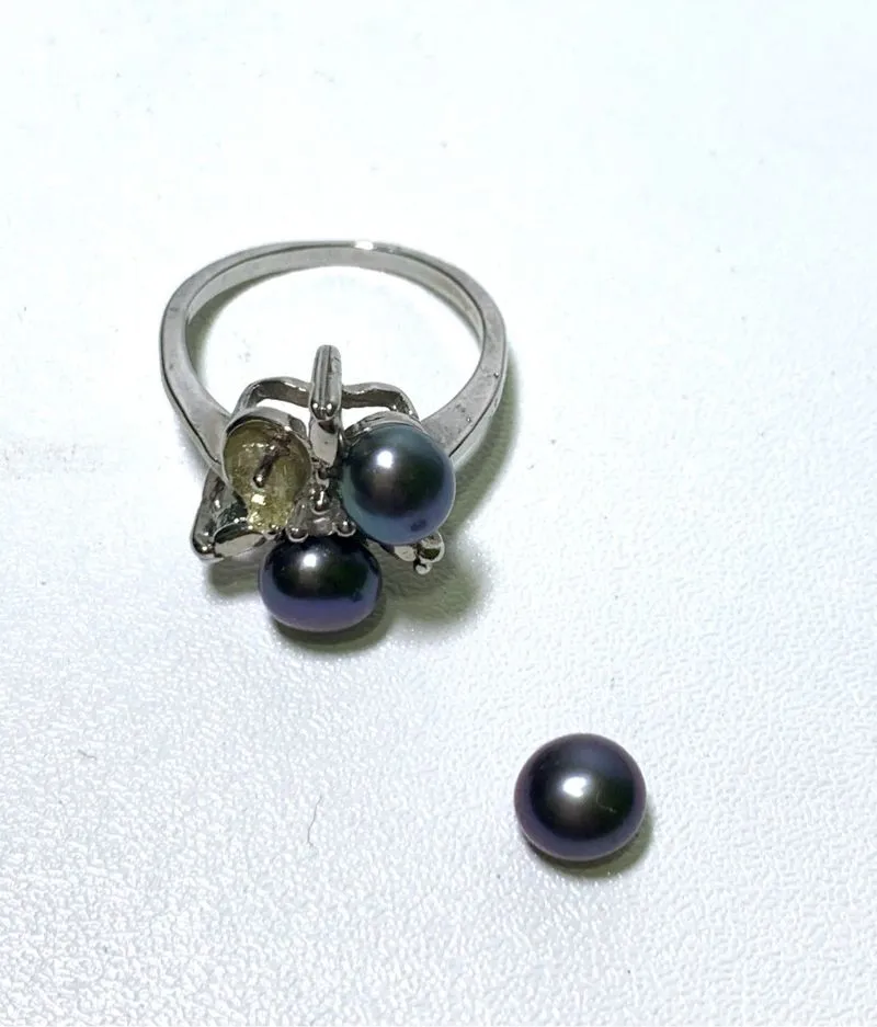 [PRELOVED] Cincin Pearly-Three photo 1