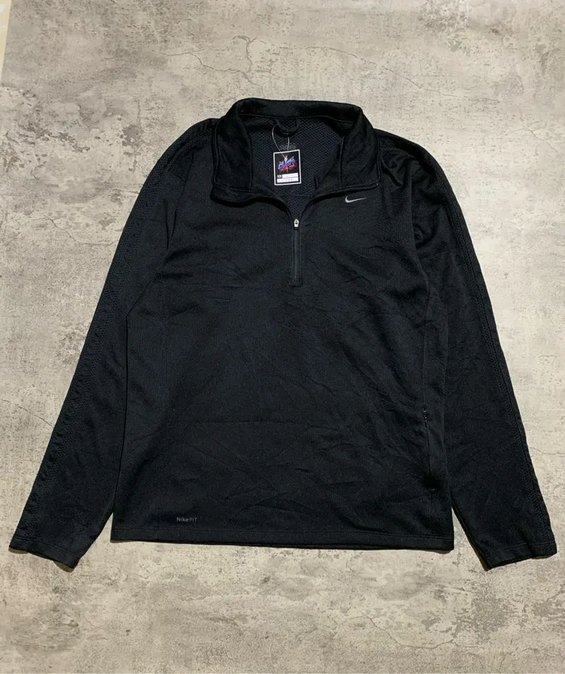 NIKE HALF ZIP photo 1