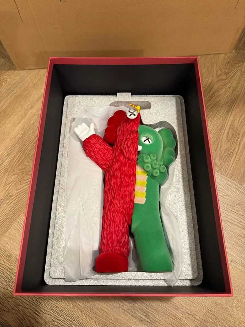 Kaws x Kachamukku Vinyl Figure 2022 Green /Red photo 1