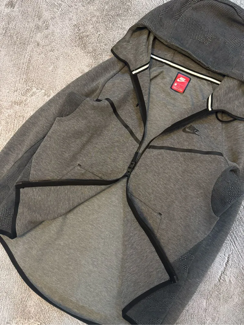 old tech fleece