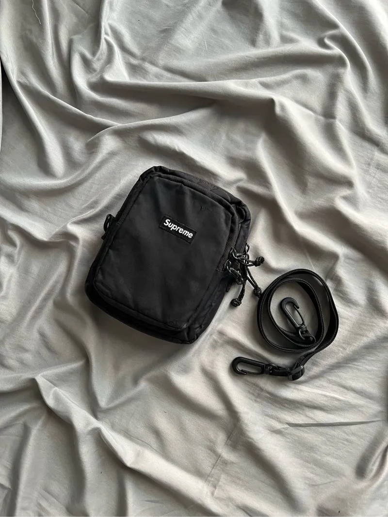 Supreme shoulder bag black fw17 photo 1