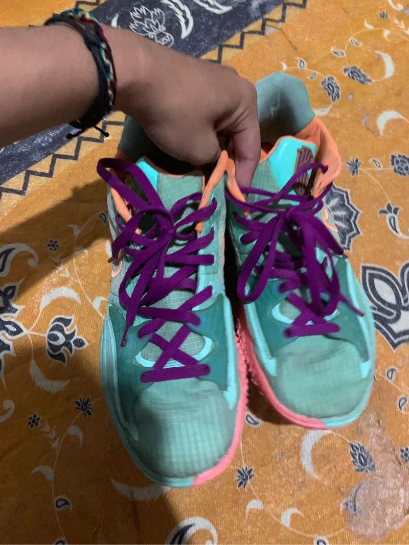 Nike kyrie 4 keep sue fresh photo 1