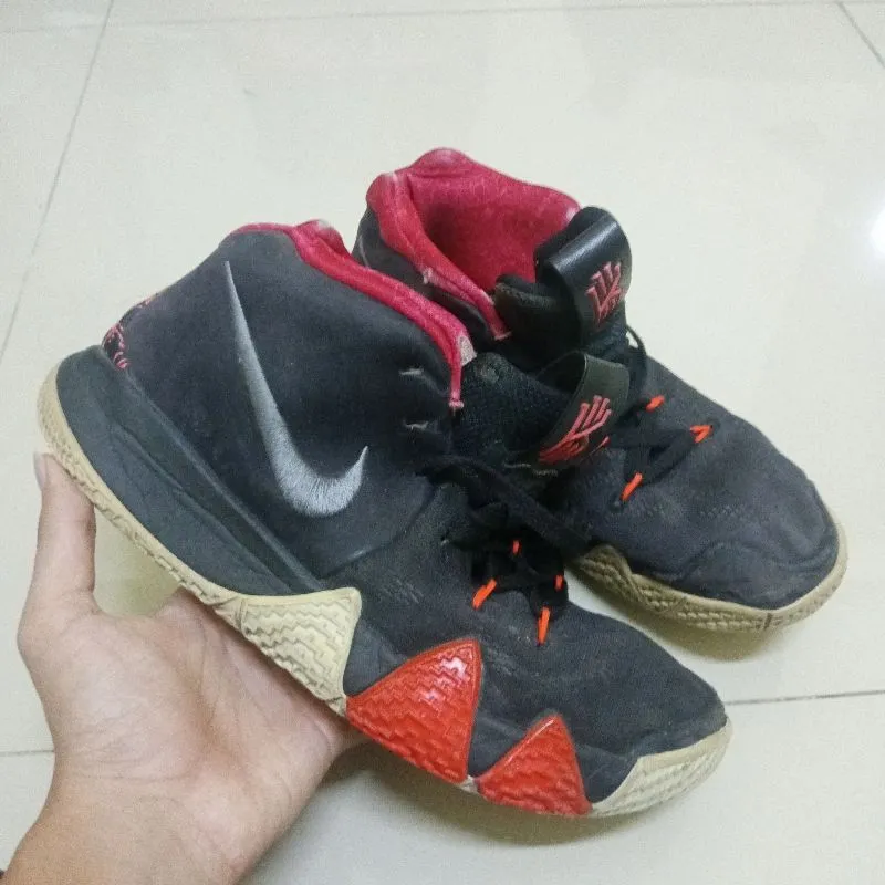 Nike Kyrie Basket Original Second Preloved photo 1