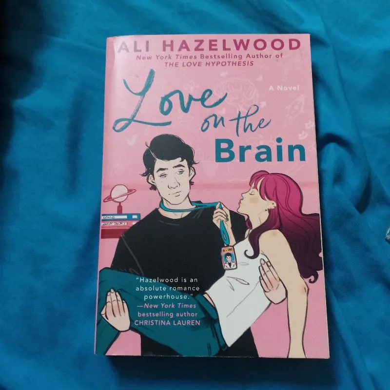 Import Book : Love On The Brain Ali Hazelwood Romance Novel photo 1