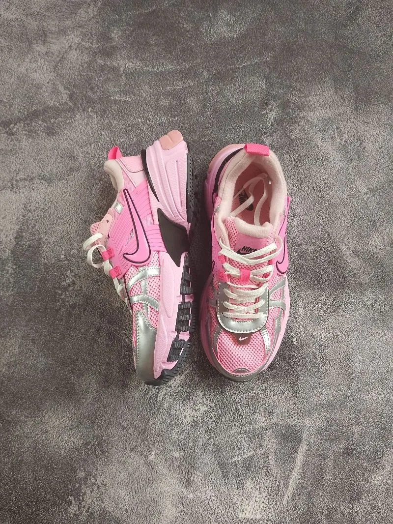 Sepatu NIKE V2K  photo 1