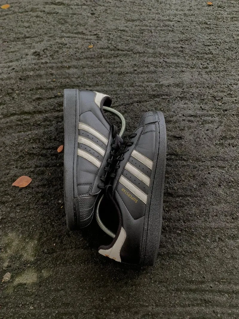 Sepatu Adidas superstar  photo 1