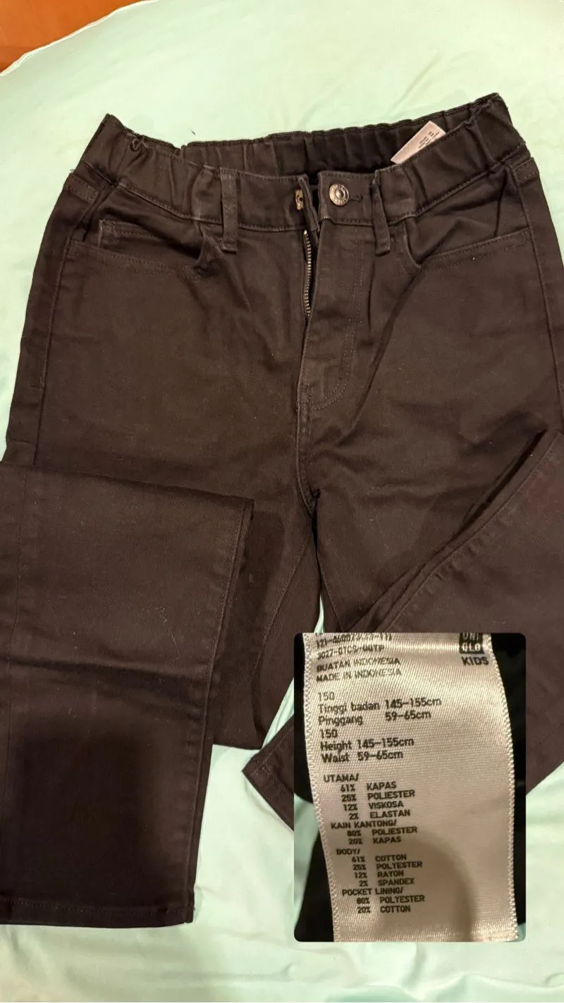 Uniqlo black jeans photo 1