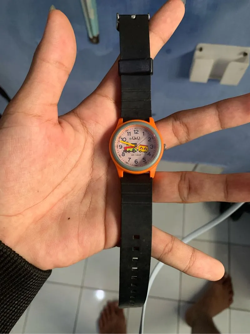 jam tangan qnq photo 1