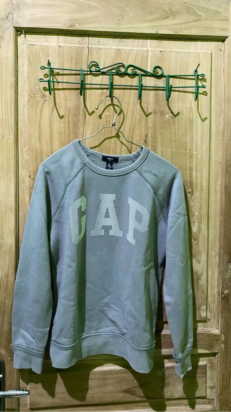 GAP sweater  photo 1